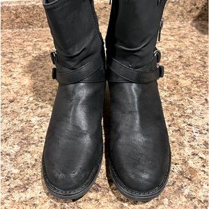 WOMEN BLACK BOOTS